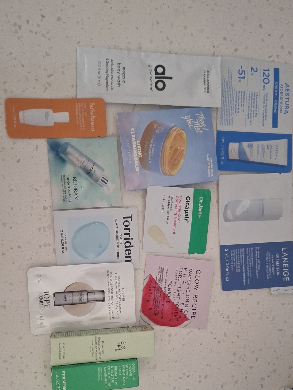 Assorted Women’s Skincare Sample Pack